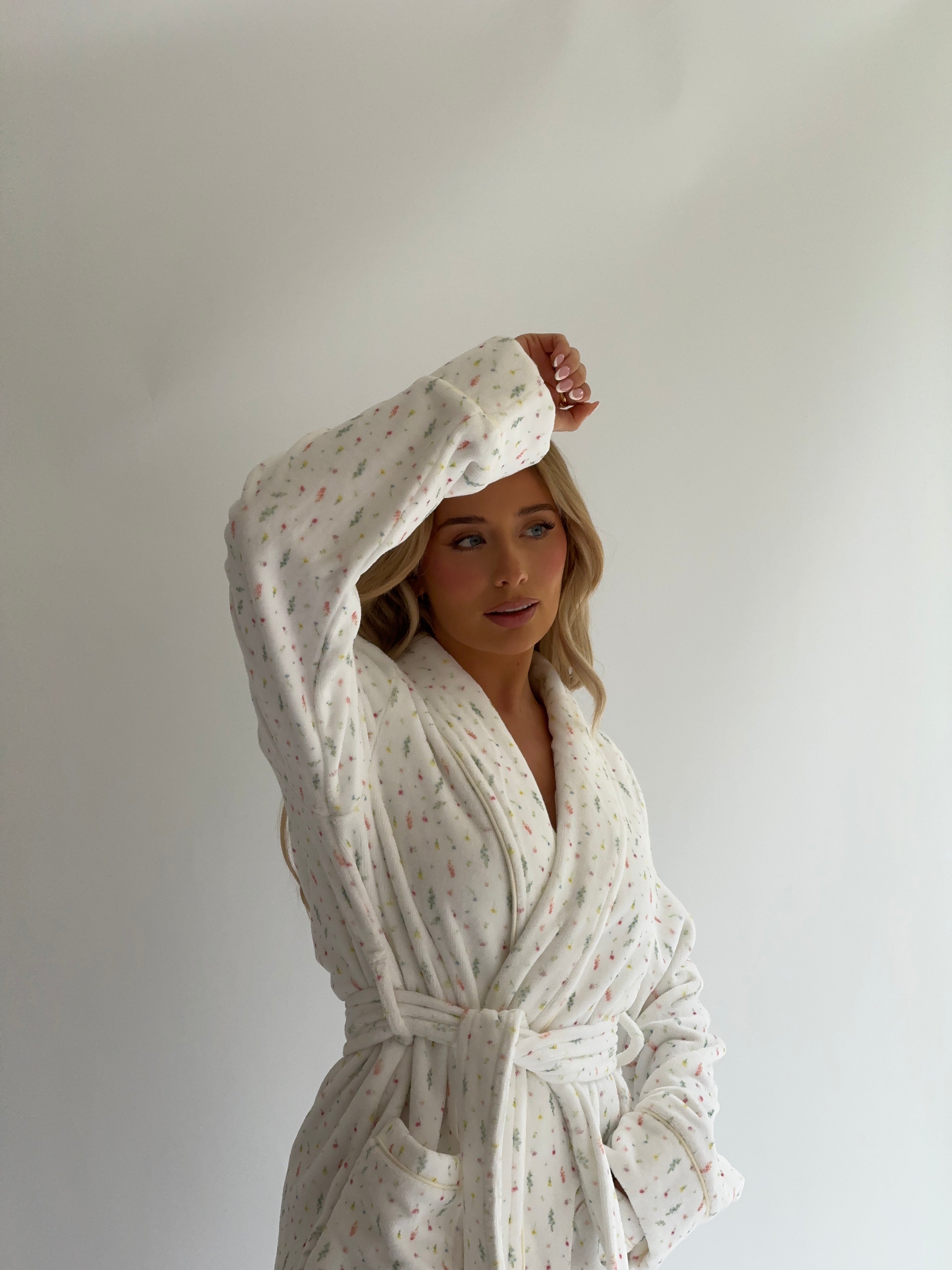 Ditsy Bathrobe in White